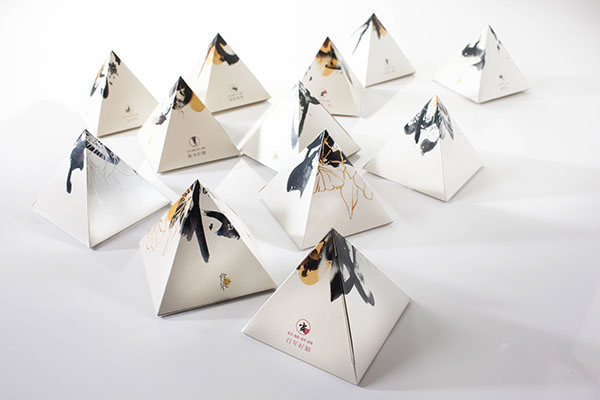 Custom Pyramid Boxes