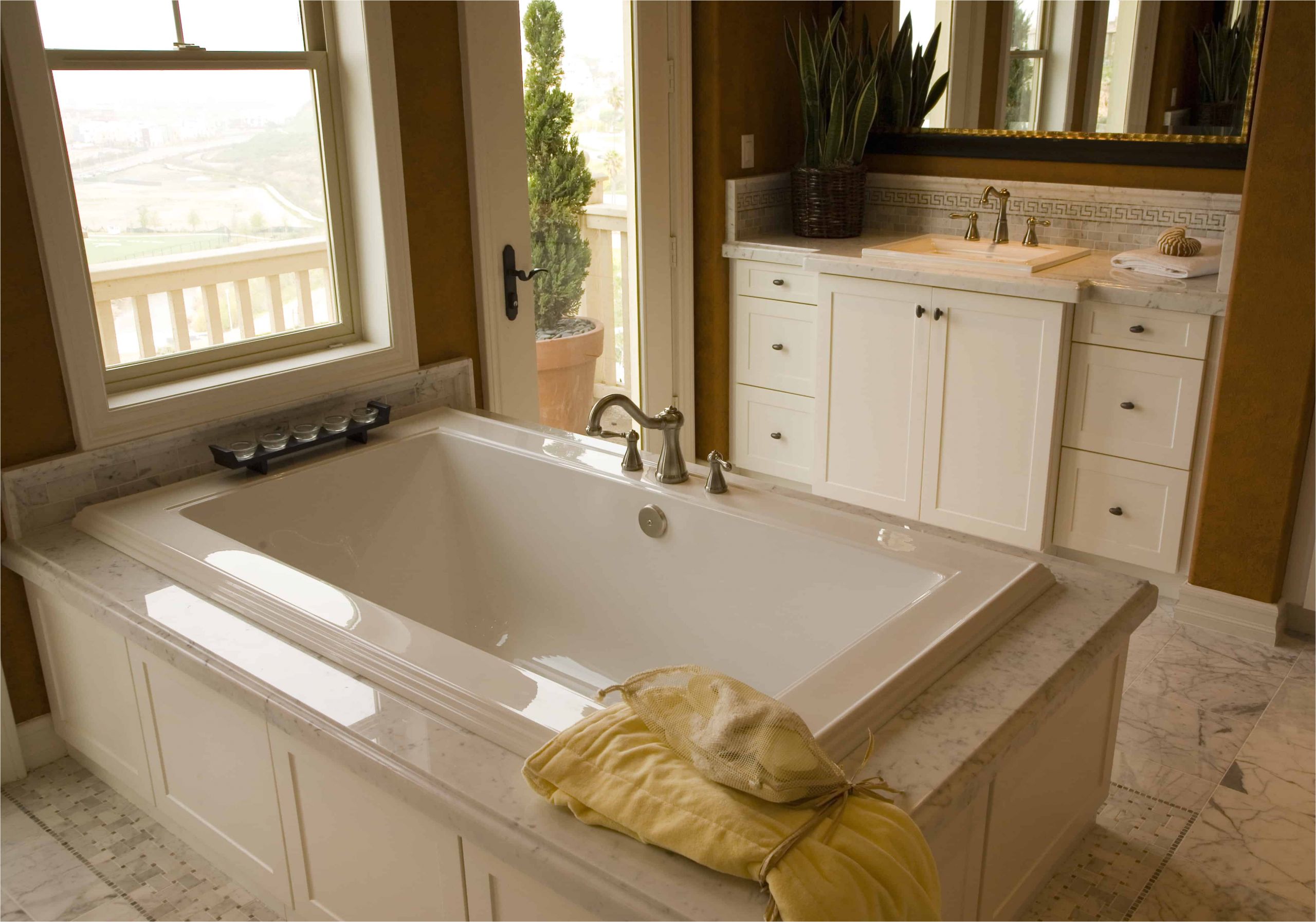 The Main Advantages and Problems Of An Acrylic Bathtub